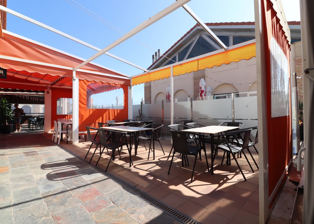 Venta - Commercial - Algorfa - La Finca Golf Resort