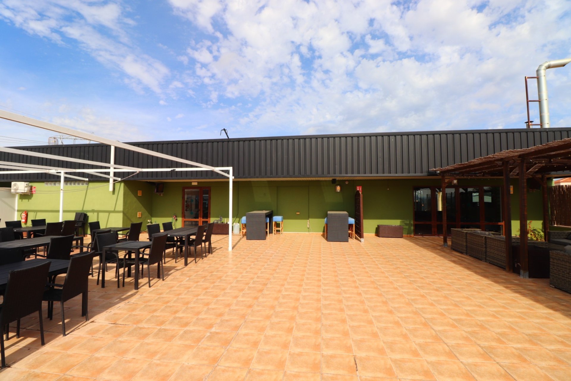 Venta - Commercial (Leasehold) - Ciudad Quesada - Ciudad Quesada - Town