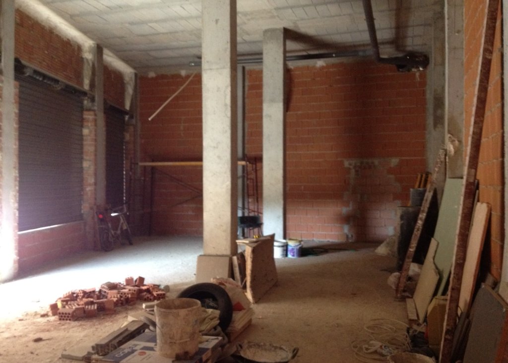 Venta - Commercial - Los Montesinos