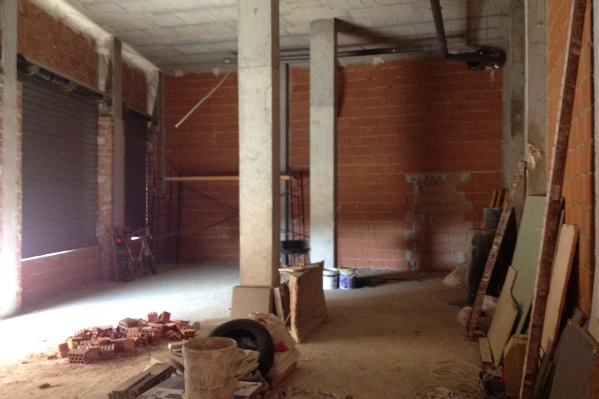 Venta - Commercial - Los Montesinos