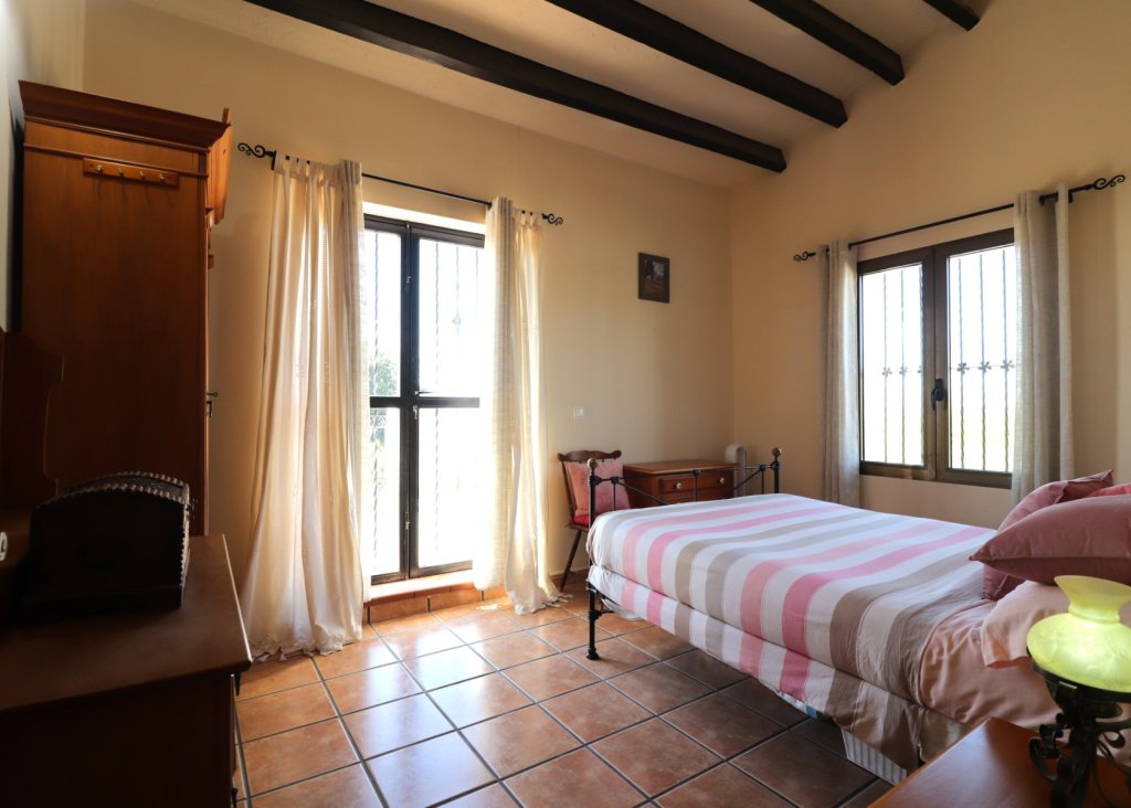 Venta - Finca / Country Property - Albatera - Albatera - Country