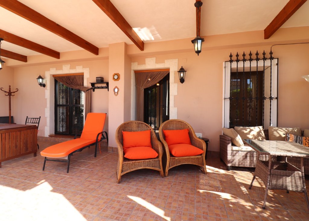 Venta - Finca / Country Property - Albatera - Albatera - Country