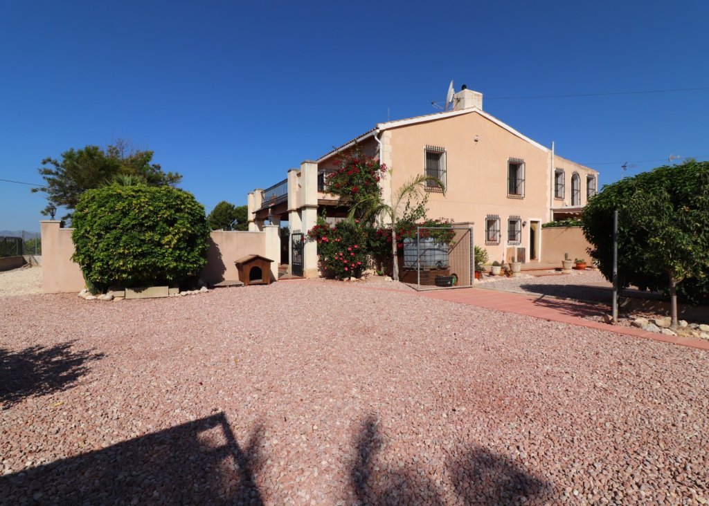 Venta - Finca / Country Property - Albatera - Albatera - Country