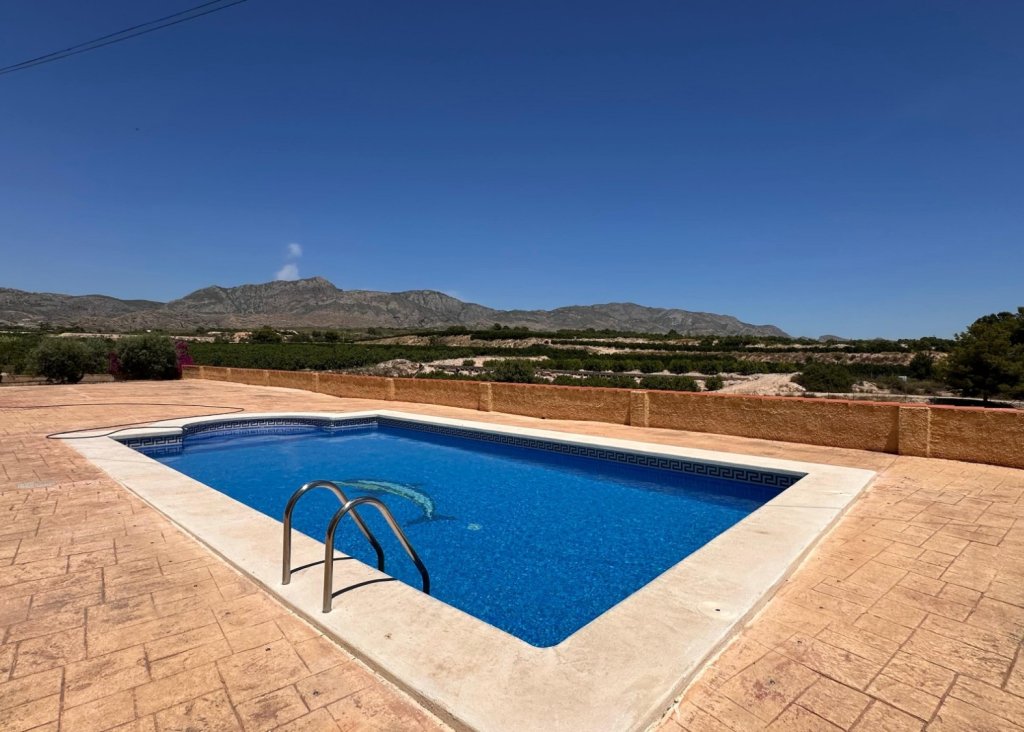 Venta - Finca / Country Property - Albatera - Albatera - Country
