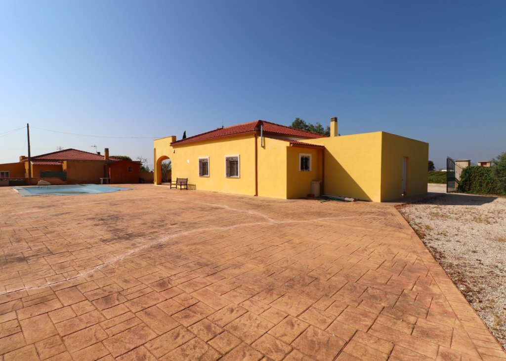 Venta - Finca / Country Property - Albatera - Albatera - Country