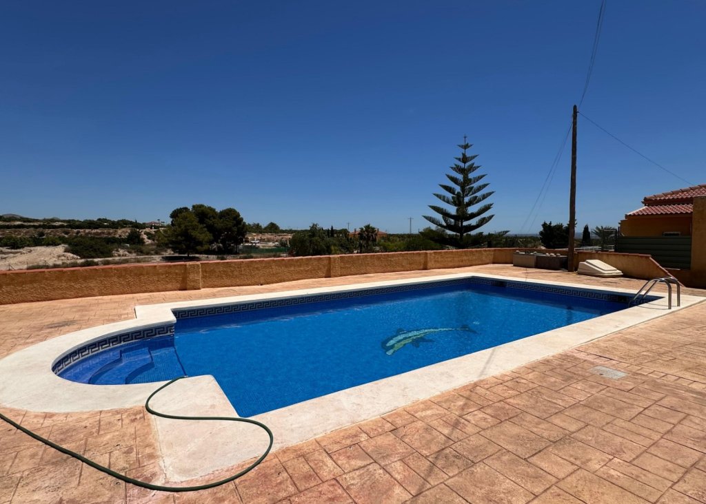 Venta - Finca / Country Property - Albatera - Albatera - Country