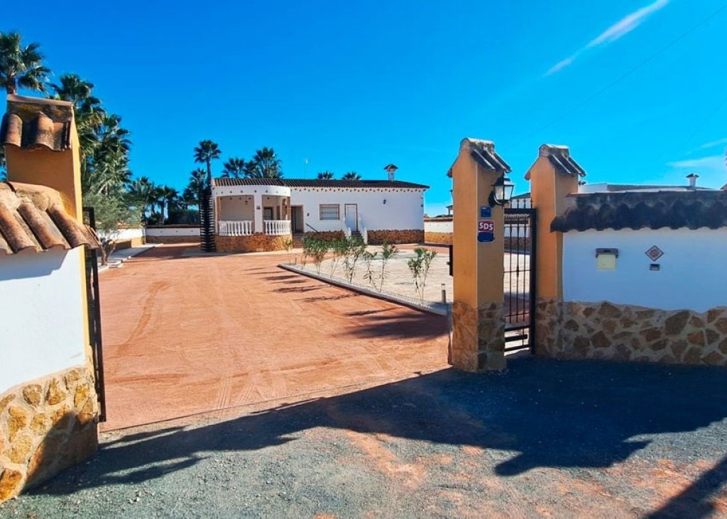 Venta - Finca / Country Property - Catral - Catral - Country