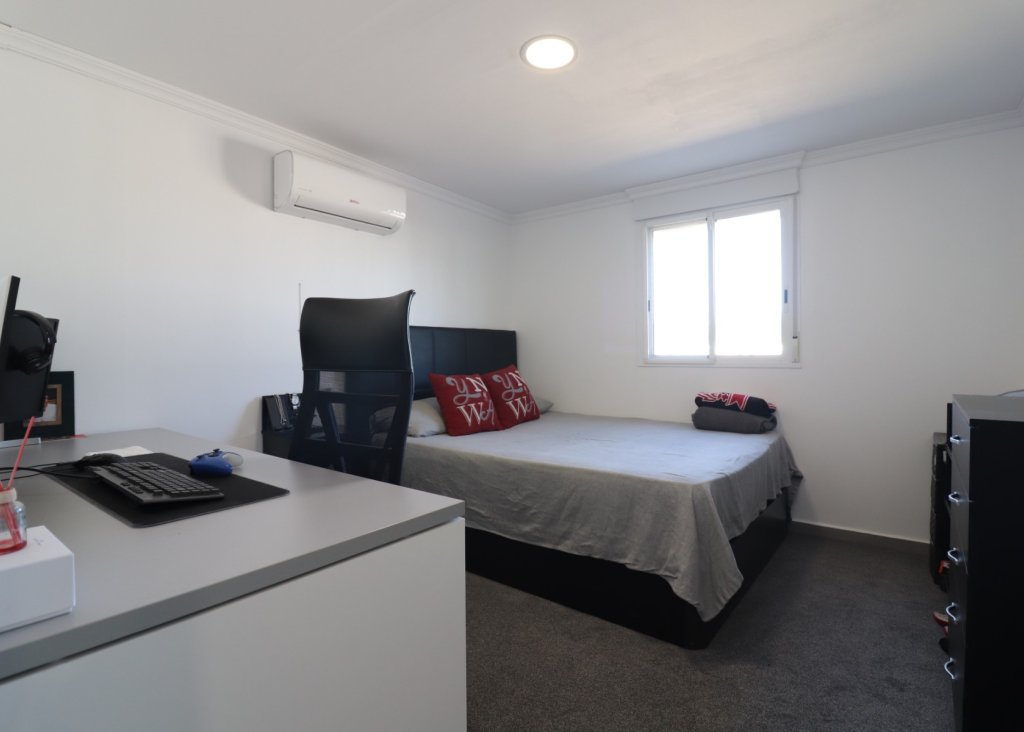 Venta - Finca / Country Property - Rojales - Rojales - Country