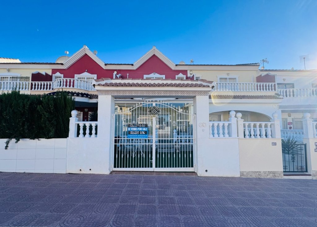 Venta - Terraced house / Townhouse - Benijófar