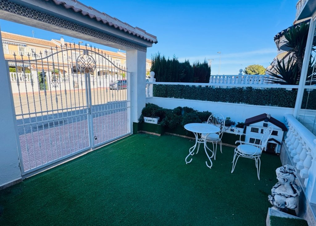 Venta - Terraced house / Townhouse - Benijófar