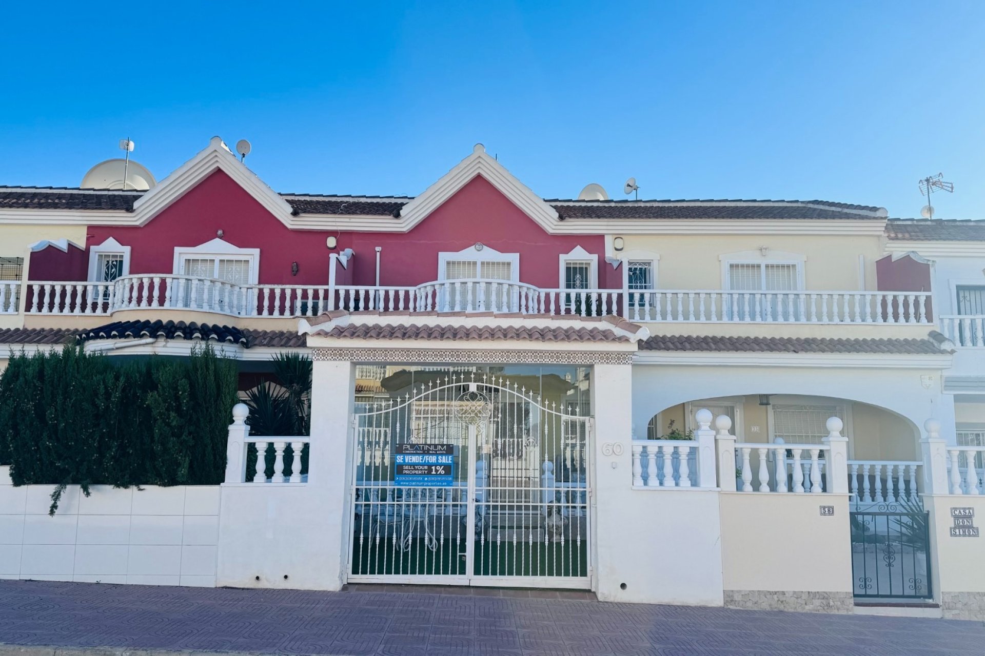 Venta - Terraced house / Townhouse - Benijófar