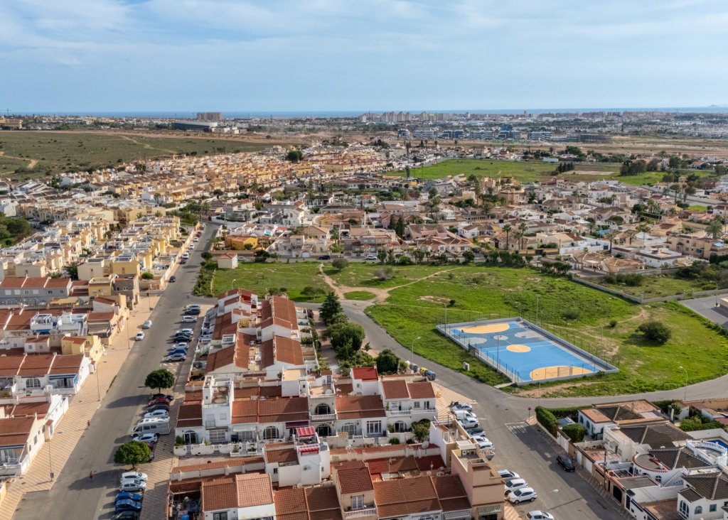 Venta - Terraced house / Townhouse - Torrevieja - La Siesta