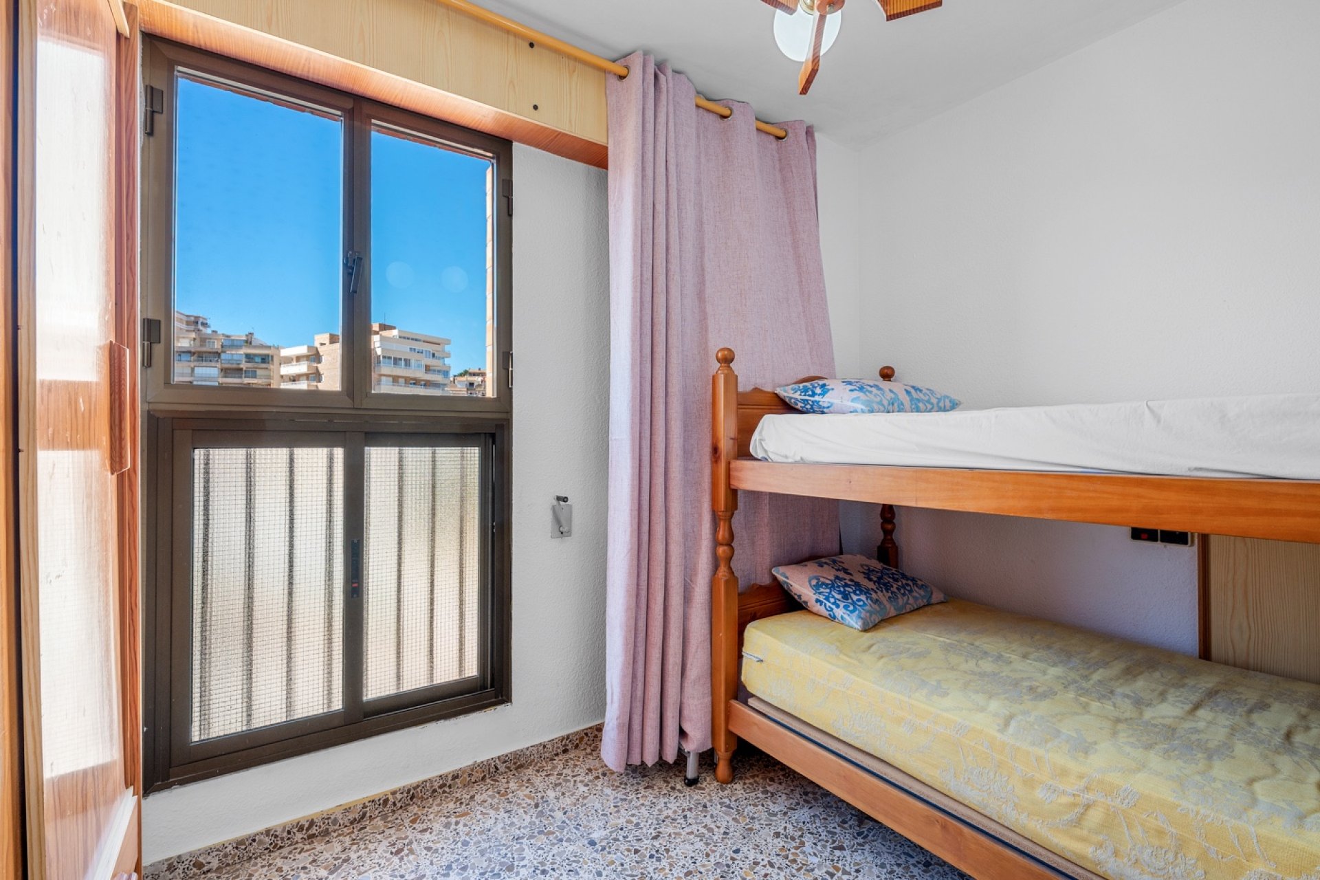 Verkoop - Apartment - Flat - Arenales del Sol - Segunda linea playa