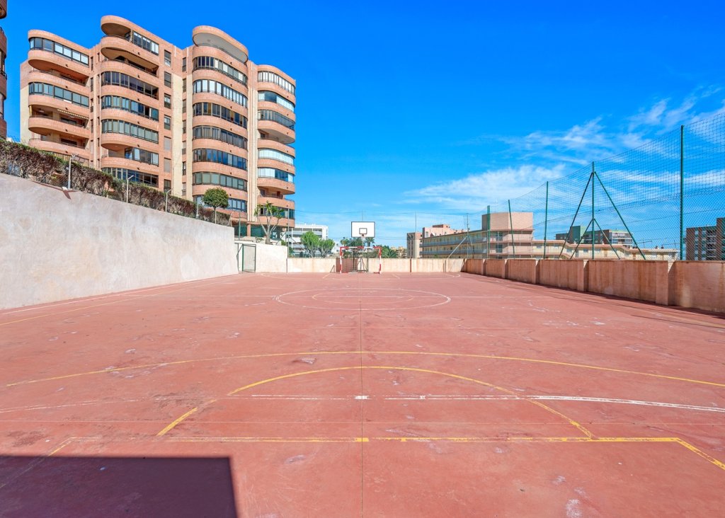 Verkoop - Apartment - Flat - Arenales del Sol - Segunda linea playa