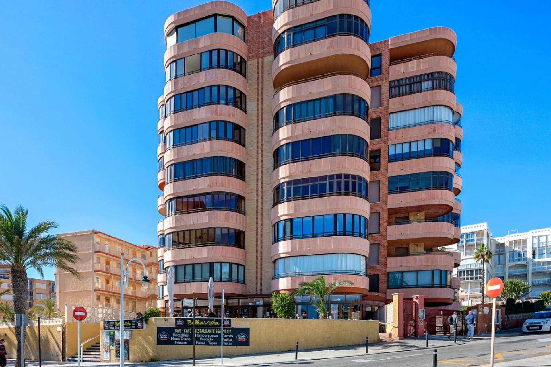 Verkoop - Apartment - Flat - Arenales del Sol - Segunda linea playa