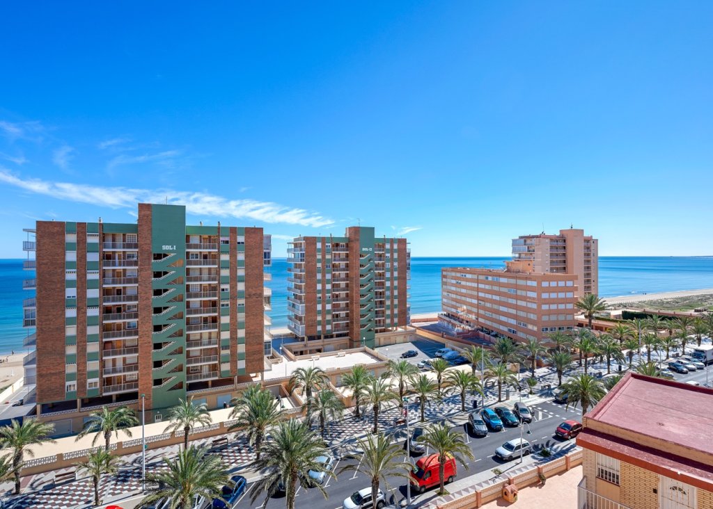 Verkoop - Apartment - Flat - Arenales del Sol - Segunda linea playa