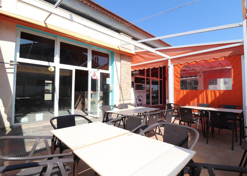 Verkoop - Commercial - Algorfa - La Finca Golf Resort