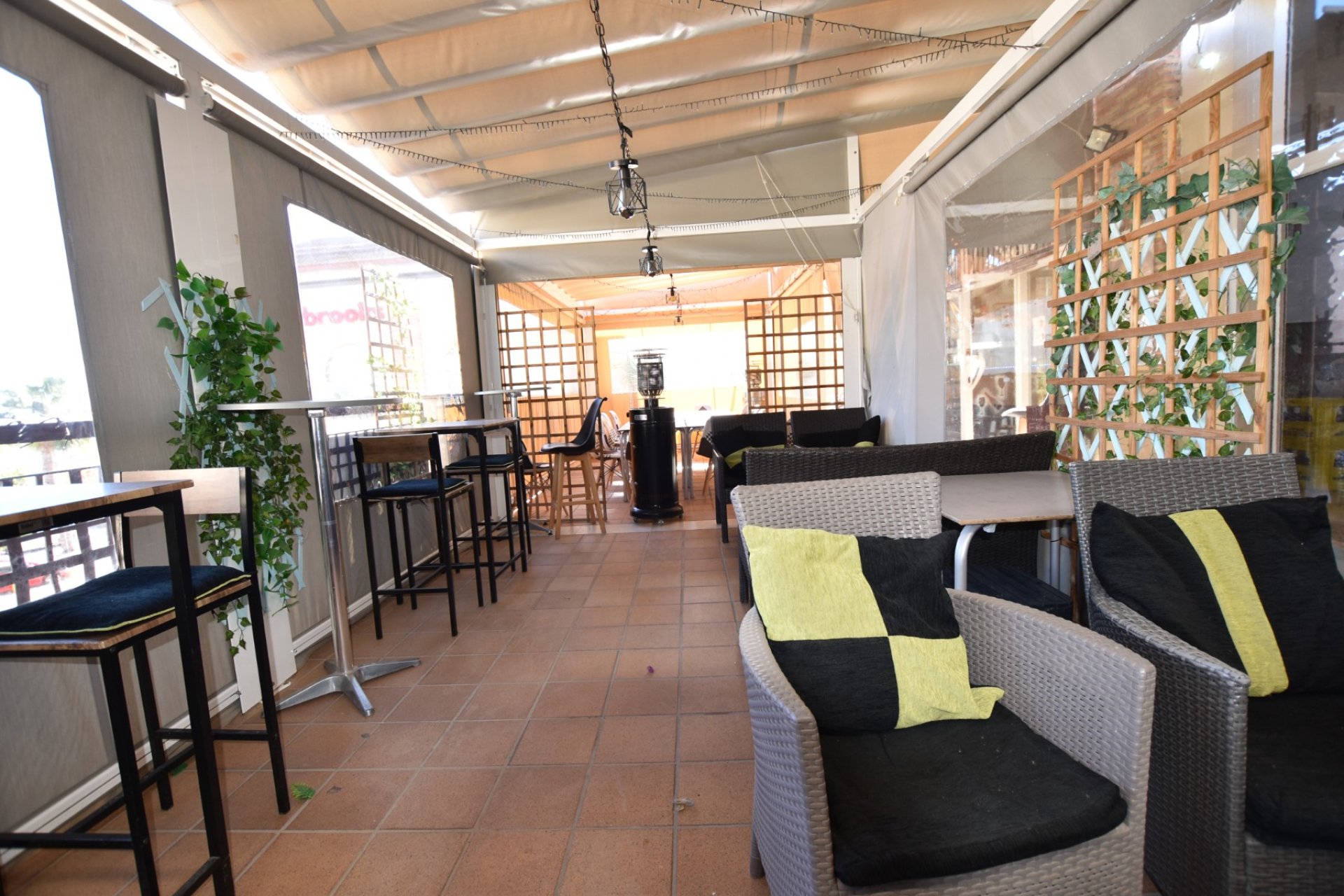 Verkoop - Commercial - Algorfa - La Finca Golf Resort