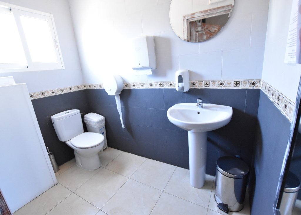 Verkoop - Commercial - Algorfa - La Finca Golf Resort