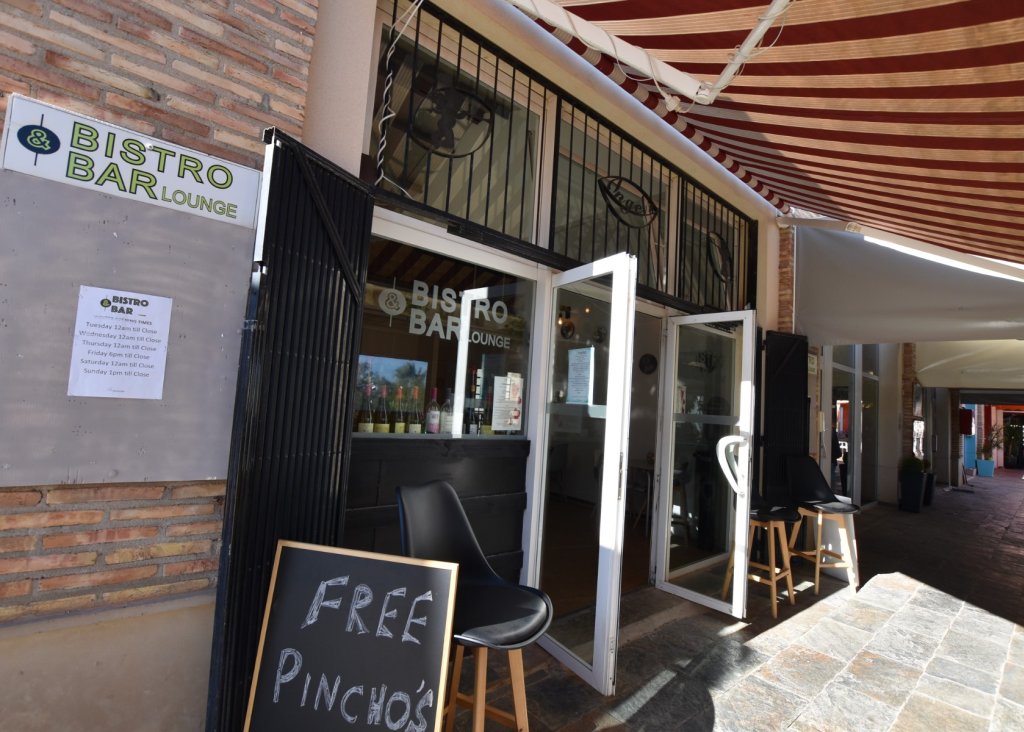 Verkoop - Commercial - Algorfa - La Finca Golf Resort