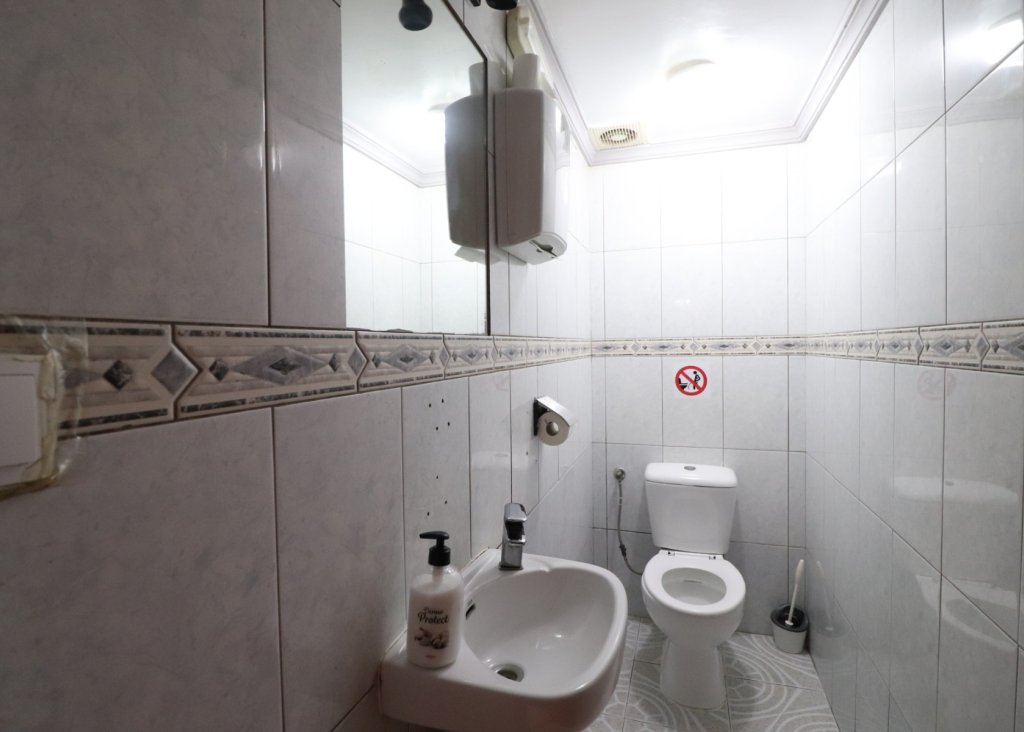 Verkoop - Commercial (Freehold) - Torrevieja - El Chaparral