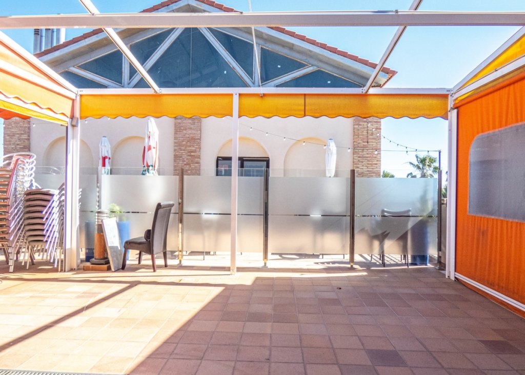 Verkoop - Commercial - La Finca Golf - Algorfa