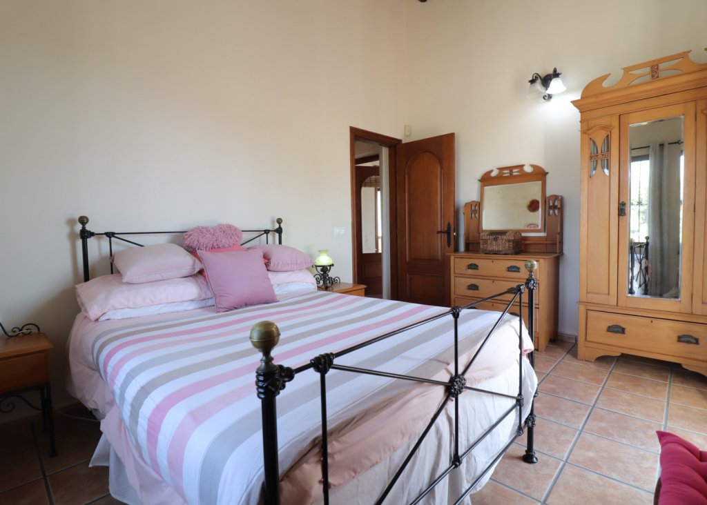 Verkoop - Finca / Country Property - Albatera - Albatera - Country