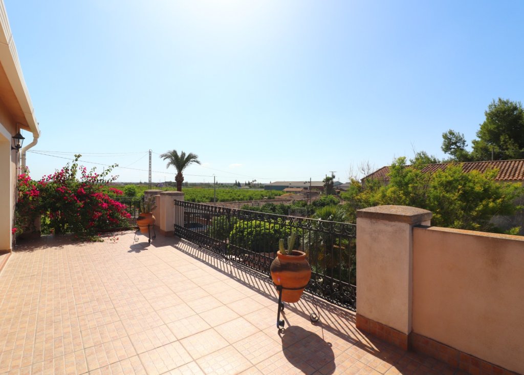 Verkoop - Finca / Country Property - Albatera - Albatera - Country