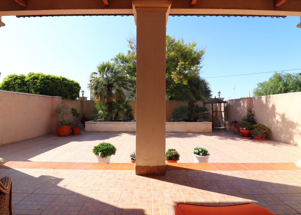 Verkoop - Finca / Country Property - Albatera - Albatera - Country
