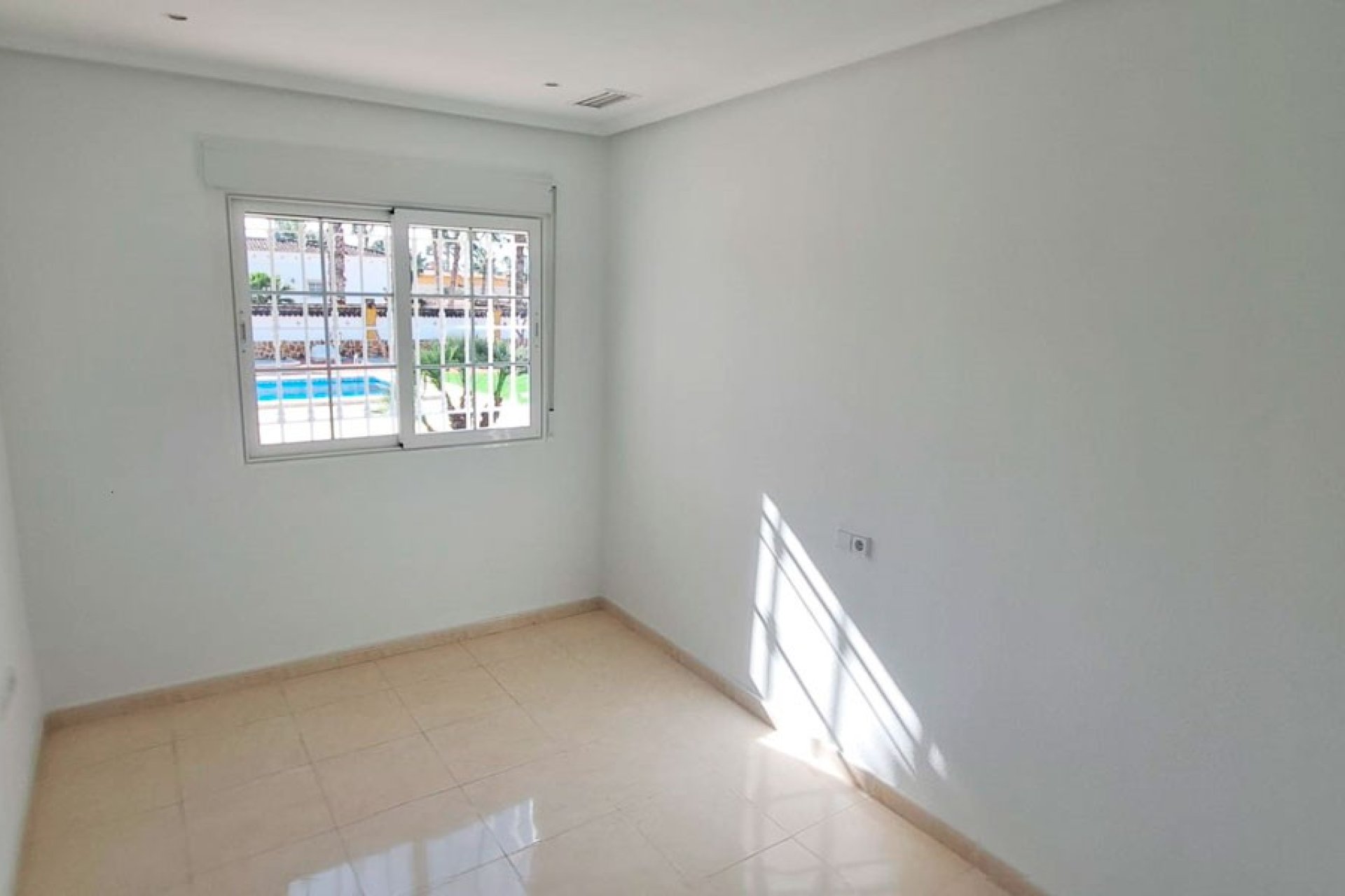 Verkoop - Finca / Country Property - Catral - Catral - Country