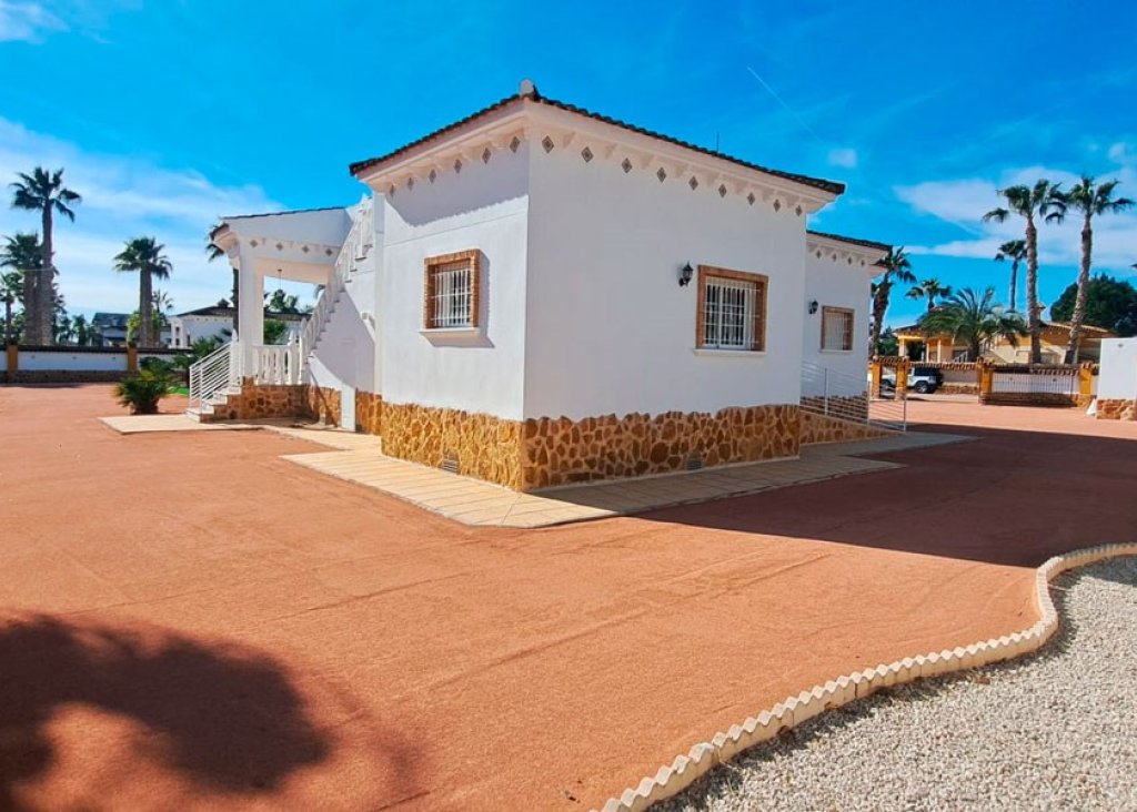Verkoop - Finca / Country Property - Catral - Catral - Country