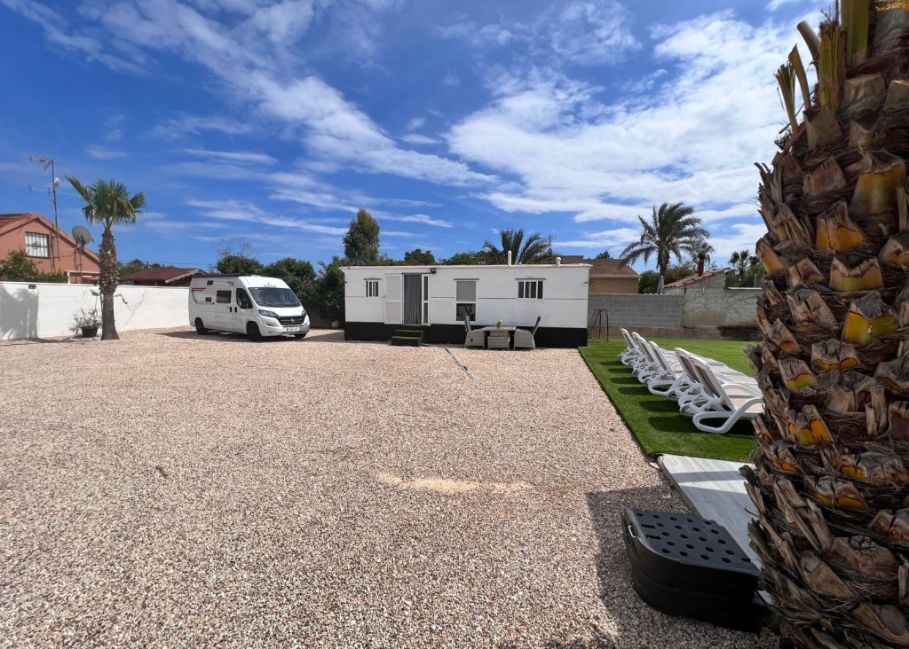 Verkoop - Finca / Country Property - Elche/Elx - La Marina