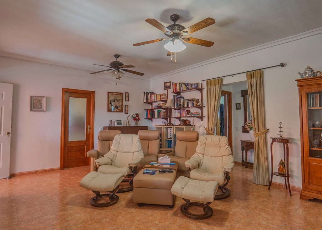 Verkoop - Finca / Country Property - Orihuela - San Bartolome