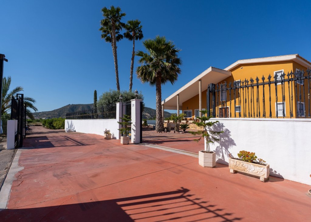 Verkoop - Finca / Country Property - Orihuela