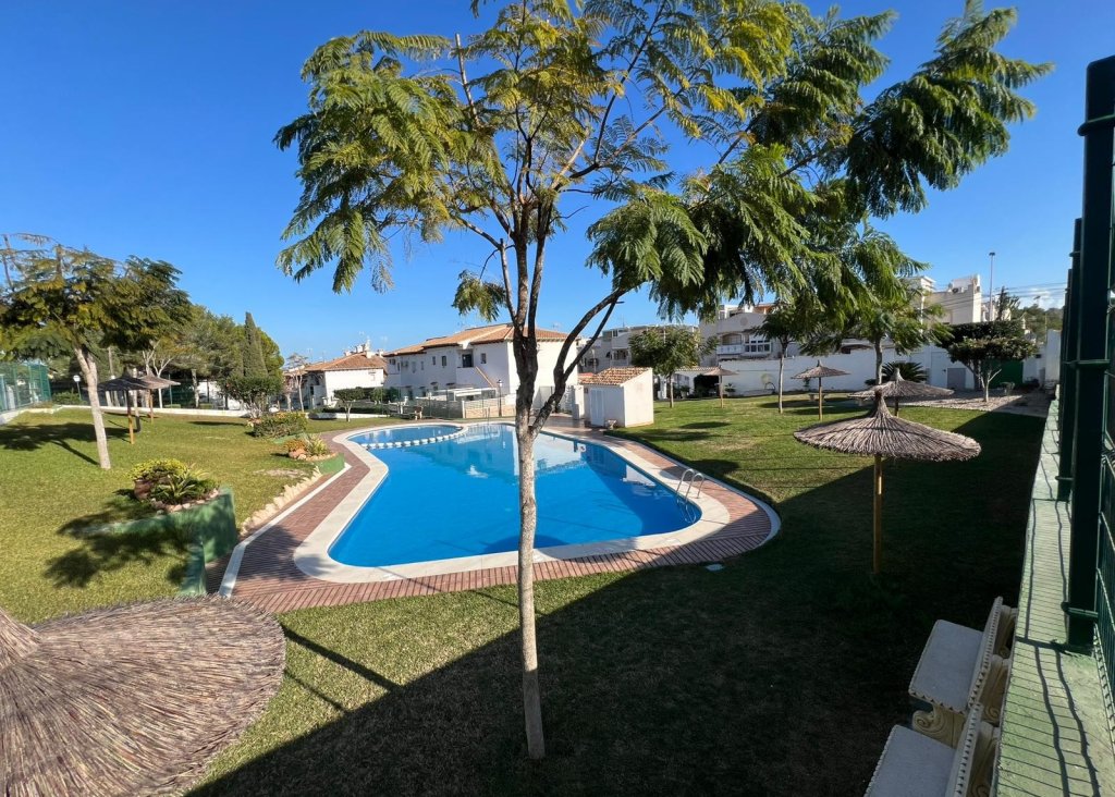 Verkoop - Terraced house / Townhouse - Torrevieja - Lago Jardín II