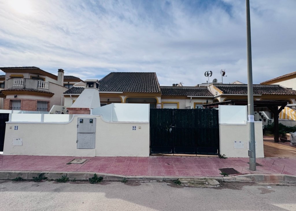 Verkoop - Townhouse - Daya Nueva