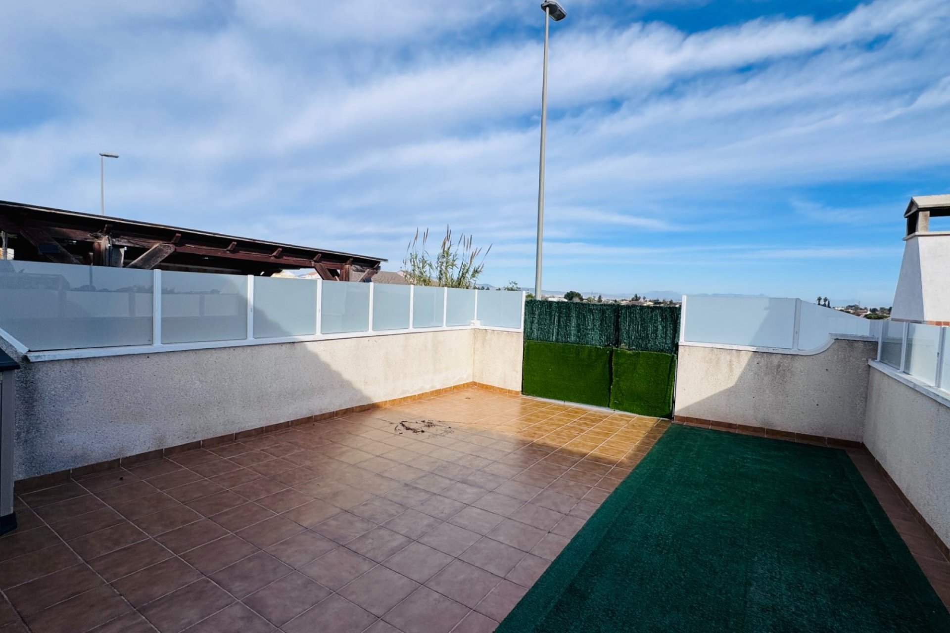 Verkoop - Townhouse - Daya Nueva