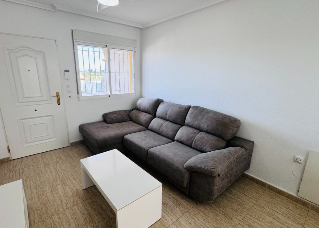 Verkoop - Townhouse - Daya Nueva