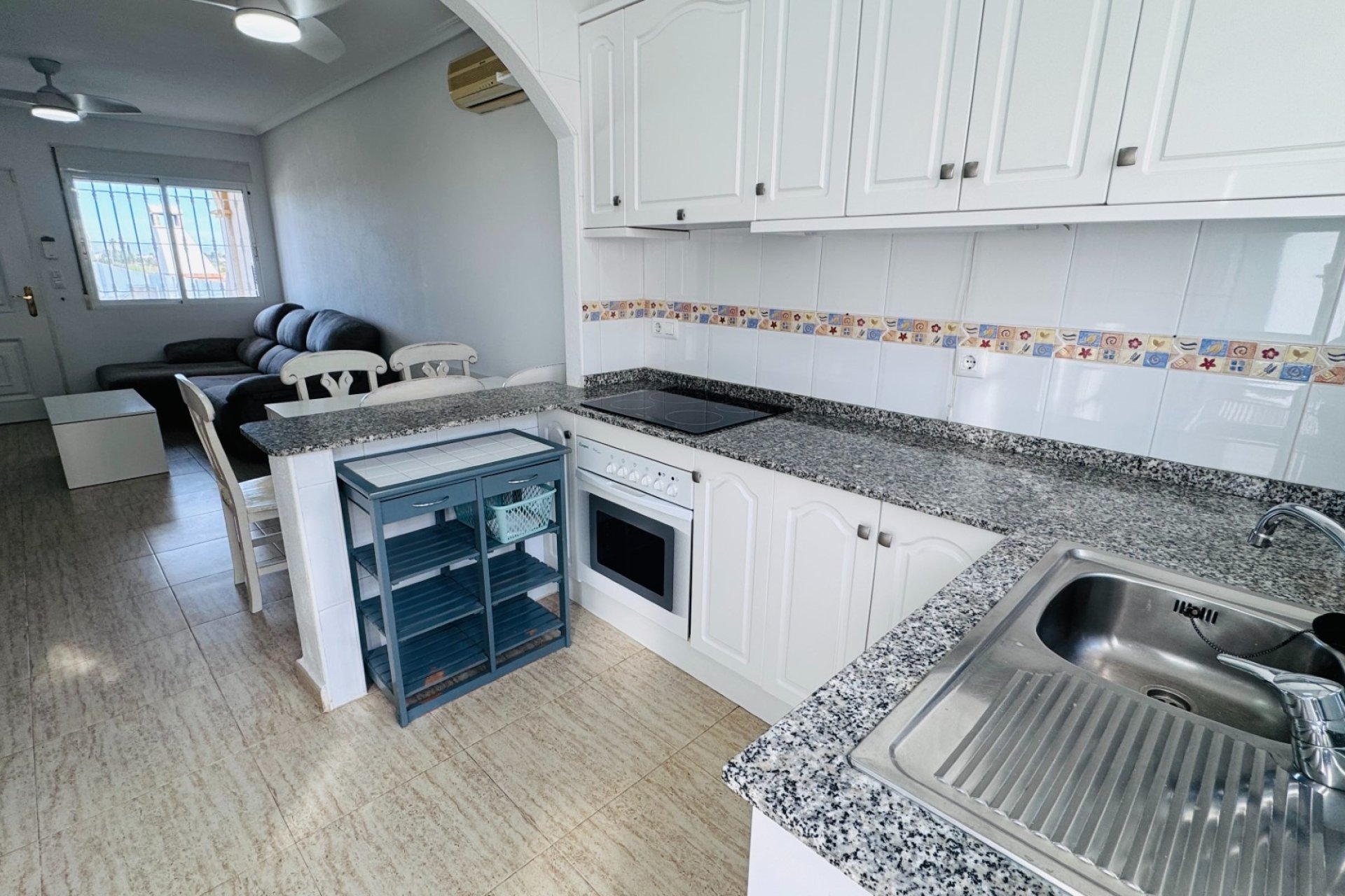 Verkoop - Townhouse - Daya Nueva