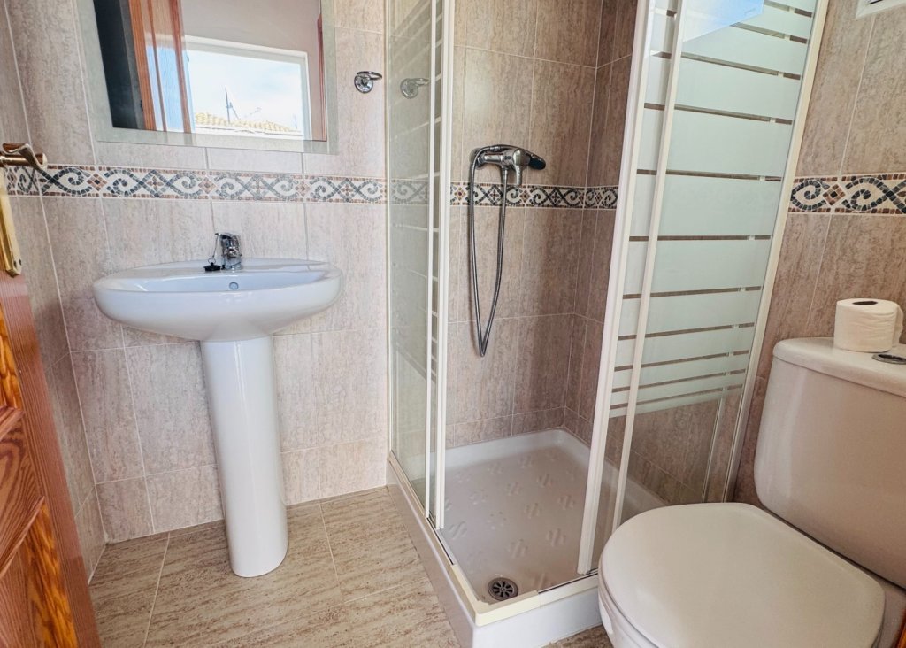 Verkoop - Townhouse - Daya Nueva