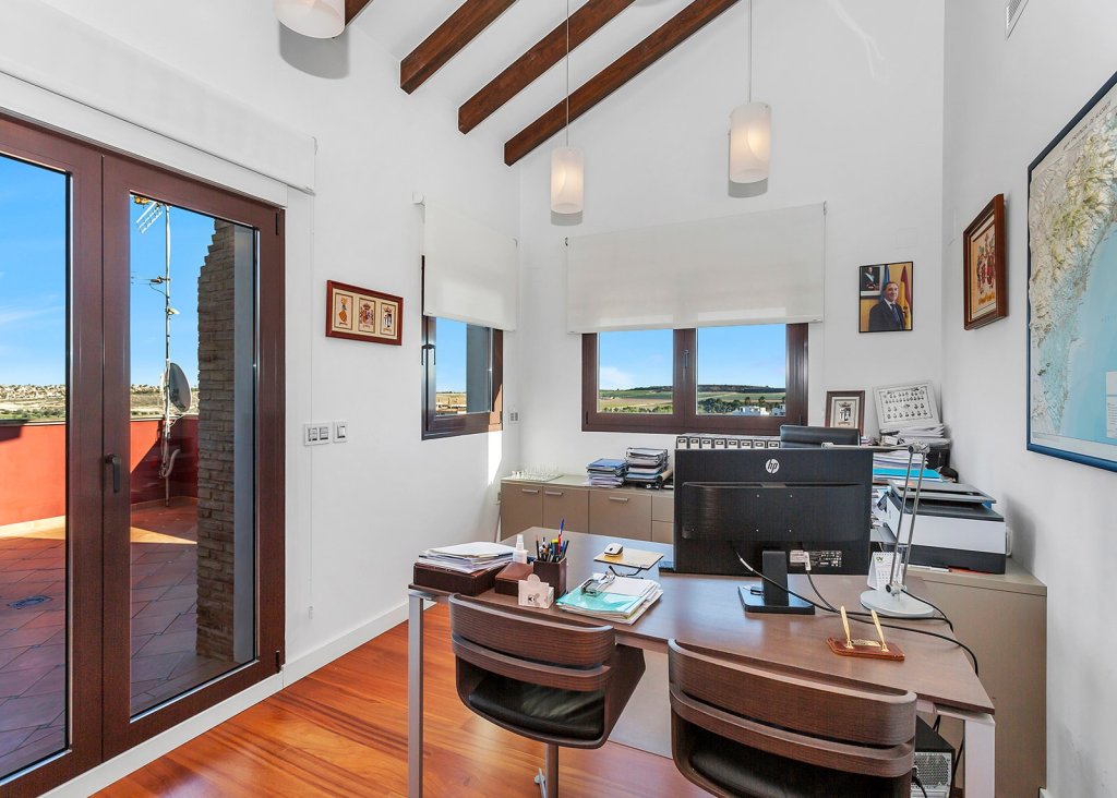 Verkoop - Villa - Algorfa - La Finca Golf Resort