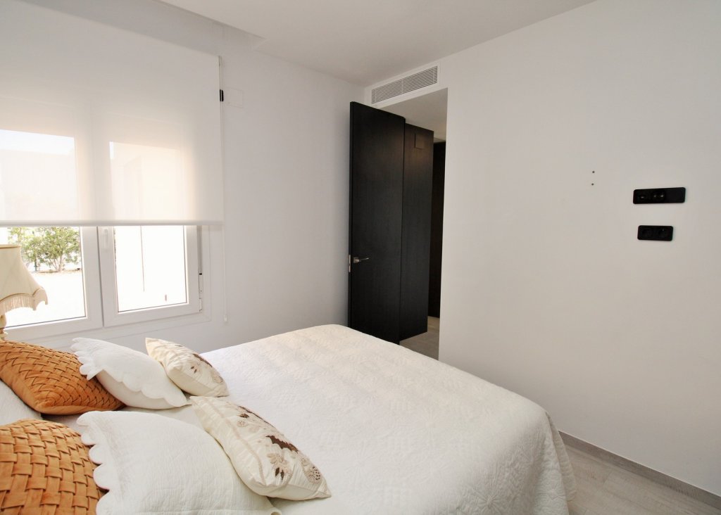 Verkoop - Villa - Algorfa - La Finca Golf Resort