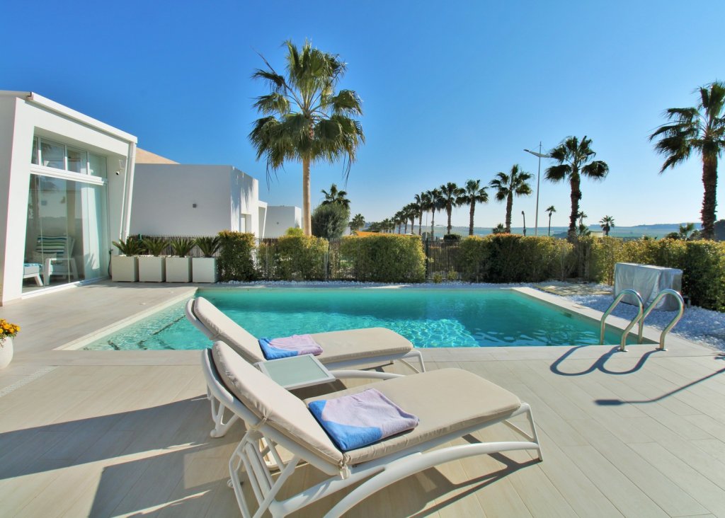 Verkoop - Villa - Algorfa - La Finca Golf Resort