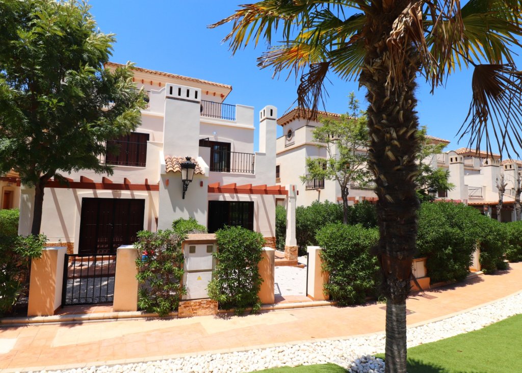 Verkoop - Villa - Algorfa - La Finca Golf Resort