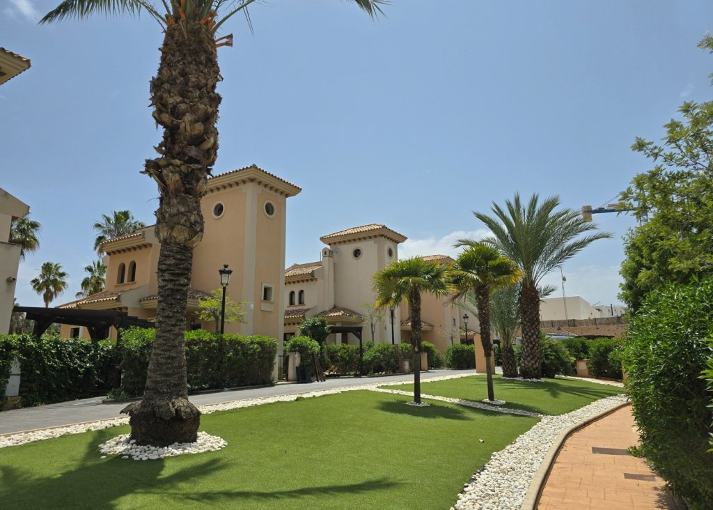 Verkoop - Villa - Algorfa - La Finca Golf Resort