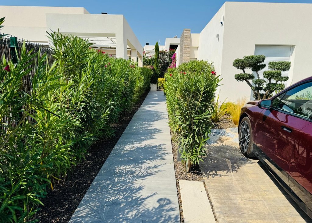 Verkoop - Villa - Algorfa - La Finca Golf Resort