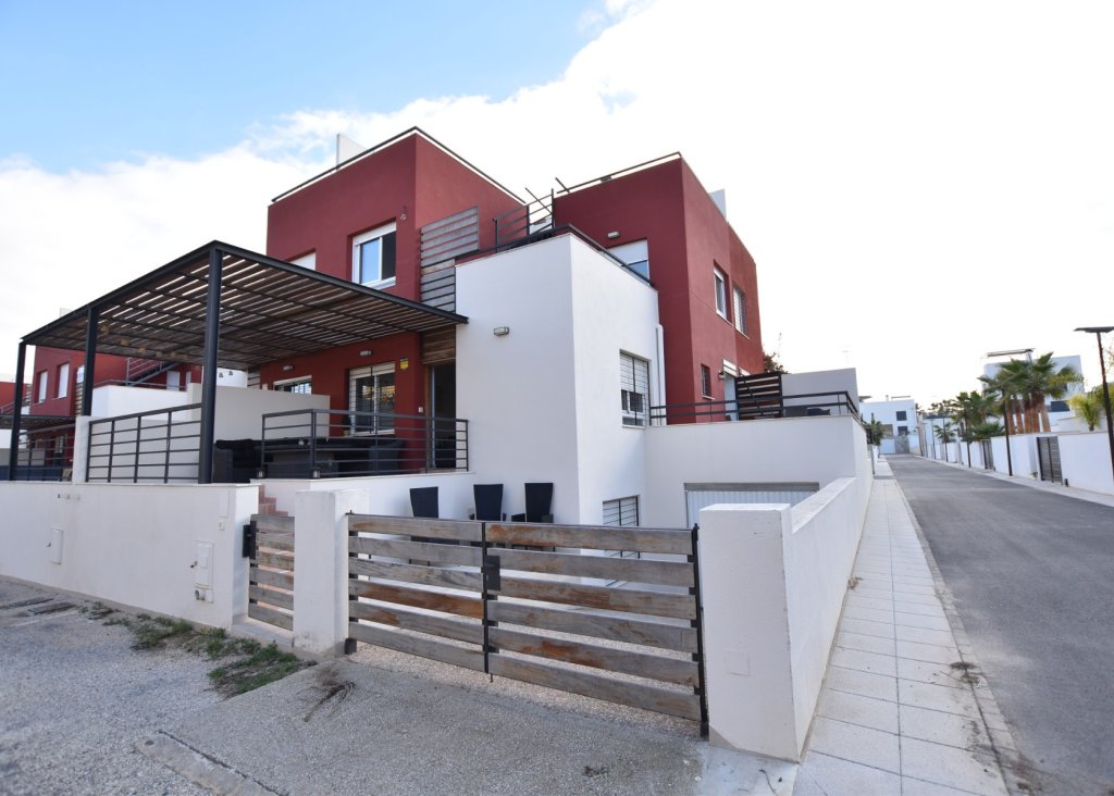 Verkoop - Villa - Algorfa - La Finca Golf Resort