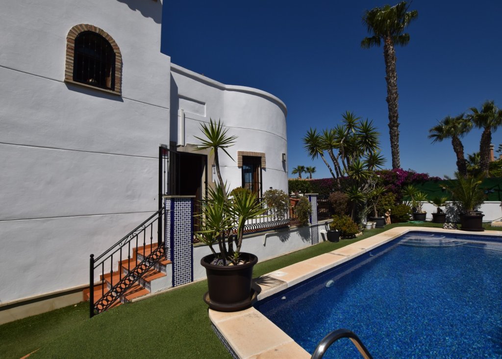 Verkoop - Villa - Algorfa - La Finca Golf Resort