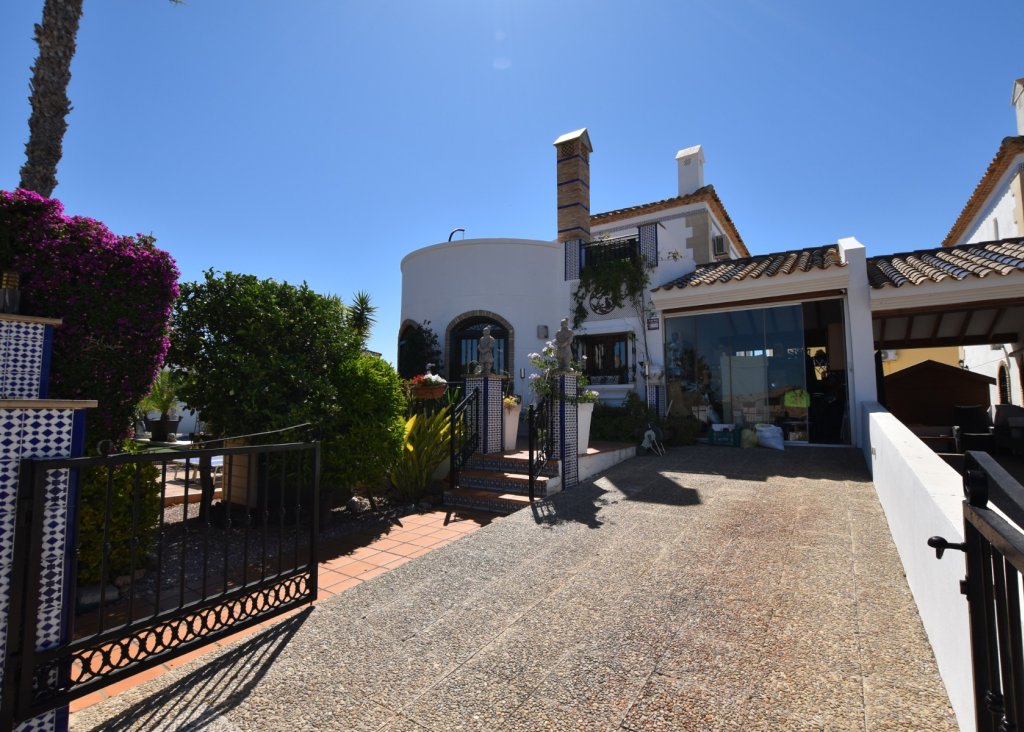 Verkoop - Villa - Algorfa - La Finca Golf Resort