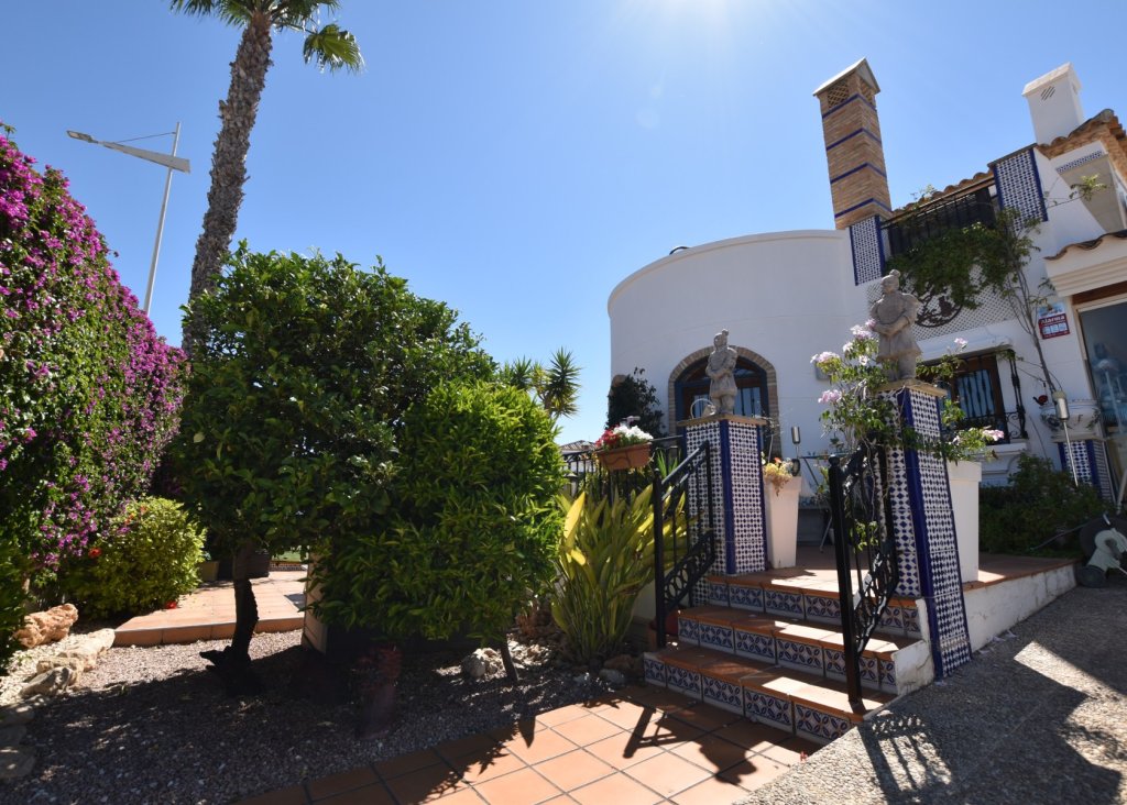 Verkoop - Villa - Algorfa - La Finca Golf Resort